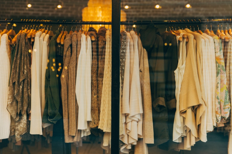 boutique-ST RAPHAEL-min_clothe_fashion_store_shop_window_store_front-21277